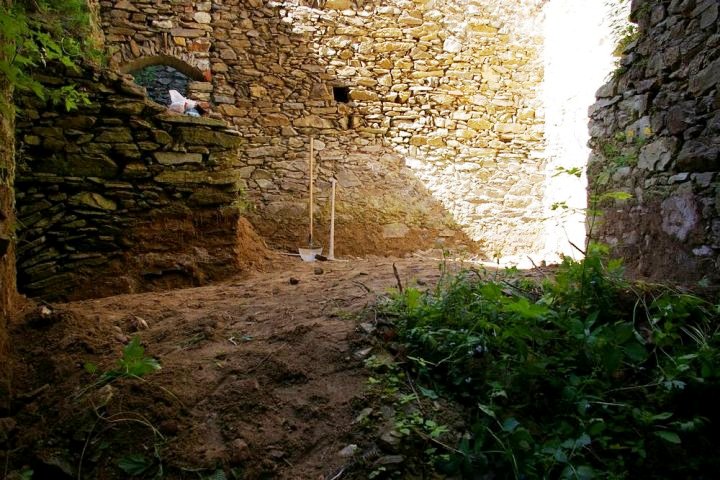 Sicht auf Wohnturm Mauer Nord  � M. Wurth 2010